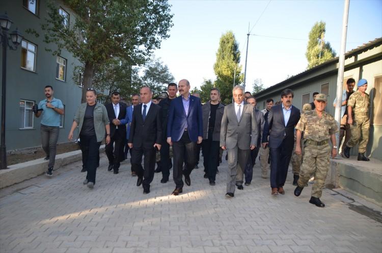 <p>"Önümüzdeki günler aydınlıktır. Bize milletimizin verdiği görevi hakkıyla yerine getirme kabiliyetimiz de irademiz de mevcuttur. Hiçbir endişemiz yok. </p>