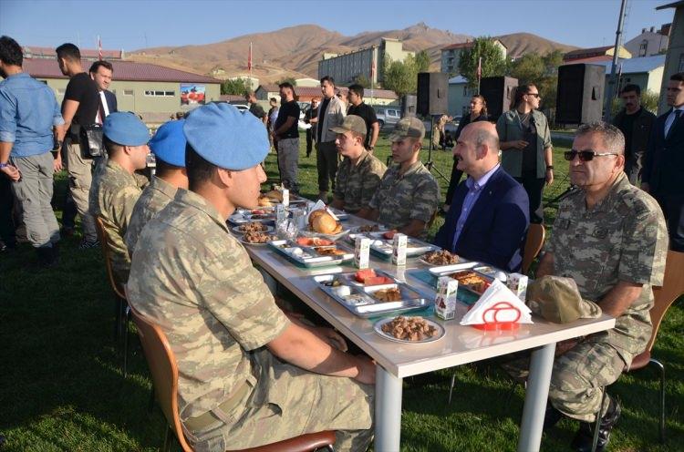 <p>Türkiye’ye hak bildirmeye çalışanlara karşı işimizi yaparak gerekli cevabı vereceğiz.</p>