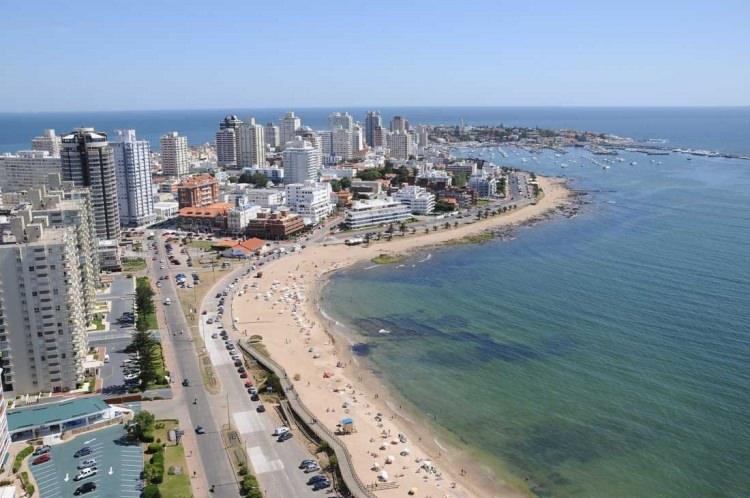 <p>Karasal Alan km²<br />
Uruguay<br />
175.015</p>