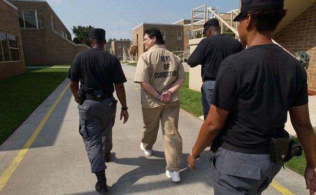 <p>46 yaşındaki Kelly Renee Gissendaner, 25 Şubat'taki infazı öncesinde son isteğini, uzun bir listeden oluşan yemek menüsü olarak hapishane yönetimine sundu.</p>