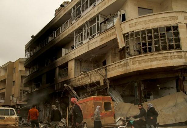 <p>Saldırılarda vurulan Suriye Kızılayı binası.</p>
