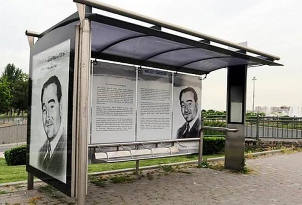<p><strong>Adnan Menderes</strong></p>
<p>Adnan Menderes için Edirnekapı, Topkapı, Ulubatlı'da bulunan 3 durak Menderes afişleriyle kaplandı.</p>