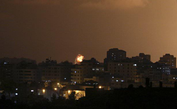 <p><strong>NETANYAHU: UZUN SÜRECEK</strong></p>

<p>Gazze Şeridi'ne başlatılan askeri operasyonlarla ilgili de bir açıklama yapan İsrail Başbakanı Binyamin Netanyahu'nun, operasyonların uzun süreceğini ifade ettiği bildirildi</p>
