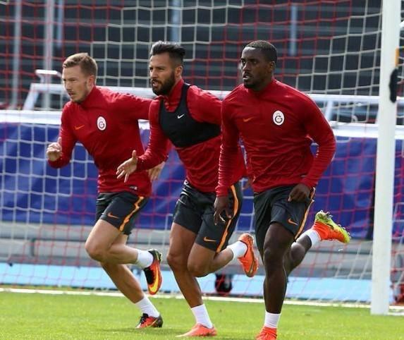 <p>Carole, Linnes ve Cavanda, G.Saray ayarında değil.<a href="http://www.fotomac.com.tr/galatasaray/2017/05/09/hoca-kim-burada">.</a></p>
