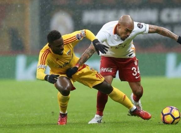 <p>Nigel de Jong'u bundan sonra antrenmanlarımda görmek istemiyorum.<a href="http://www.fotomac.com.tr/galatasaray/2017/05/09/hoca-kim-burada">.</a></p>
