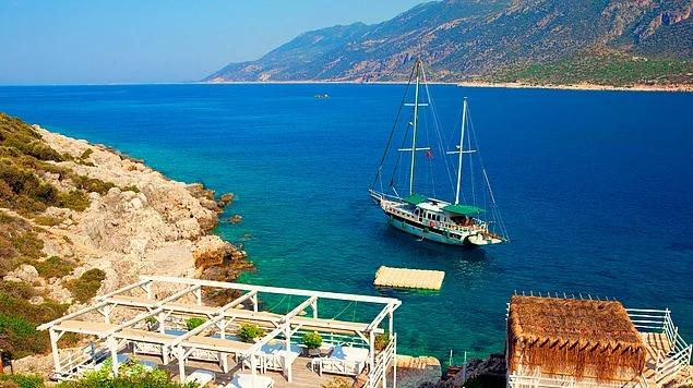 <p><strong>Kaş’ta dalış yapın</strong><br />
<br />
Kaş, Antalya ilinin en batısında yer alan turistik ilçe.</p>
<p> </p>
