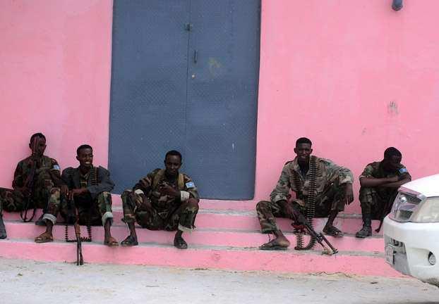 Yaklaşan Ramazan Ayı &ouml;ncesinde T&uuml;rk Kızılayı ile Somali'nin Başkenti Mogadişu'ya giden gazeteciler b&ouml;lgedeki g&uuml;nl&uuml;k yaşamı ve a&ccedil;lığın oluşturduğu y&uuml;rek burkan anları g&ouml;r&uuml;nt&uuml;ledi.