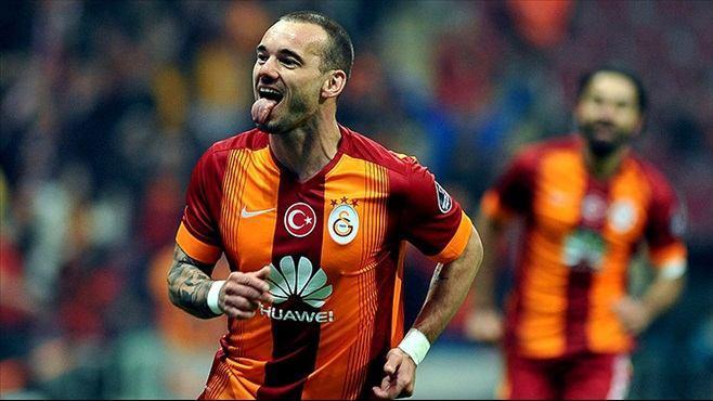 <p>WESLEY SNEİJDER - DÜNDAR BEY </p>
<p>Wesley Sneijder, Galatasaray taraftarını hem yetenekleriyle hem de sempatik tavırlarıyla gönlünü aldı.</p>