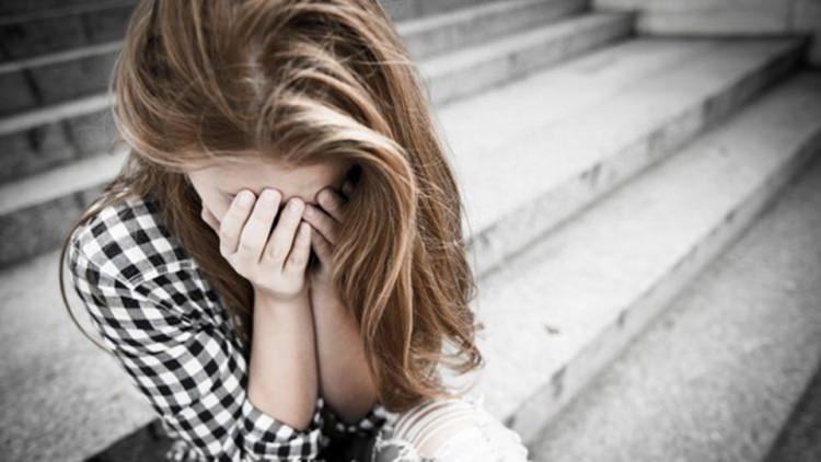 <p><strong>Depresyon</strong></p>
<p>Uzun süreli şikayetleri olan bireylerde depresyon tabii bir süreç olarak ortaya çıkabilir. </p>