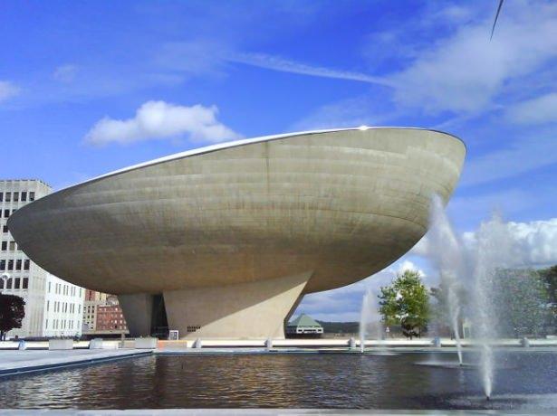 <p>The Egg (Empire State Plaza, Albany, New York, USA)</p>
