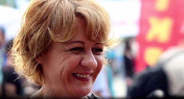 <p>Ünlü oyuncu Hülya Gülşen Irmak'ın kızı da kendisi gibi oyuncu...</p>

<p> </p>
