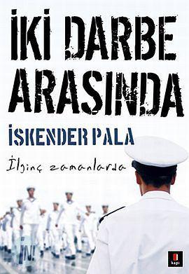 İskender Pala, bu defa pek bilinmeyen bir özelliğiyle, “asker kimliğiyle” karşınızda. Usta yazar, 12 Eylül’ün hemen ardından başlayıp 28 Şubat sürecinde YAŞ kararıyla son bulan Deniz Kuvvetler’ndeki 15 yılın hikâyesini içeriden okuma fırsatı veriyor.    (…) Acı günleri hatırlamak, insana tekrar acı verir elbette. Buna rağmen vaktiyle unutmayı çok zor başardığım o günleri şimdi yeniden hatırlamanın acısını yaşamaya cesaret etmem, sırf tarihe belge bırakma ve belki o savruluş insanların hâlâ aramızda yaşadıklarına dikkat çekebilme amacına yöneliktir ev bu yüzden yazdıklarımın tamamı katıksız hakikattir.