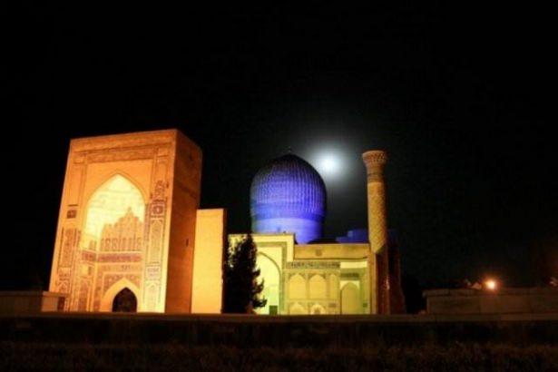 <p>Emir Timur Camii-Özbekistan</p>
