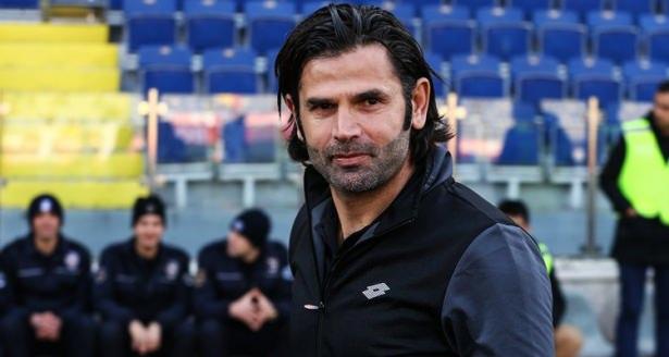 <p>İBRAHİM ÜZÜLMEZ</p>

<p>Banyoda kayıp düşmesi sonucu aşil tendonunu kesmişti.</p>
