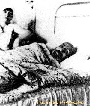 <p>1936 Mehmet Akif Ersoy İstiklal şairimiz Mehmet Akif Ersoy ölüm döşeğindeyken..</p>
<p> </p>