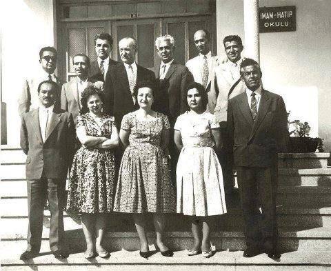 <p>1960 Balıkesir İmam-Hatip Okulu Balıkesir İmam-Hatip okulundaki öğretmenler.</p>
<p> </p>