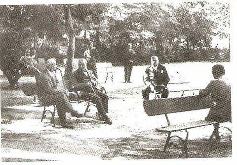 <p>1930'lar Atatürk ve İnönü Gülhane Parkı'nda</p>
<p> </p>