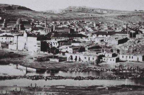 <p>Yaklaşık 100 yıl önce Kars</p>
<p> </p>