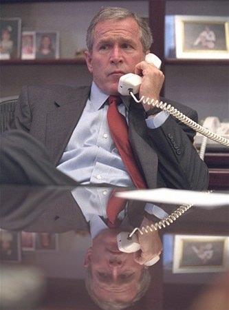<p>Draper, Bush'un başkan seçilmesiyle başlayan dönemde, 11 Eylül, Afganistan ve Irak savaşları, ekonomik kriz, Katrina Kasırgası gibi olağanüstü olaylara farklı bir açıdan tanıklık etti.<br />
 </p>
