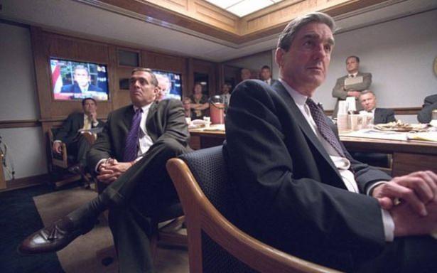 <div>FBI Başkanı Robert Mueller, Bush'un ulusa seslenişini izliyor.</div>

<div>&nbsp;</div>
