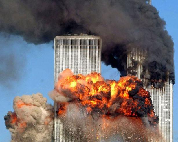 <div>11 Eyl&uuml;l saldırılarında ka&ccedil;ırılan iki yolcu u&ccedil;ağının D&uuml;nya Ticaret Merkezi kulelerine &ccedil;arpması sonucu tam 2 bin 996 kişi hayatını kaybetmişti.</div>

<div>&nbsp;</div>
