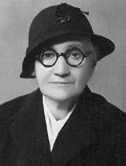 <p><strong>Hatice Özgener -Çankırı (Ara seçim)</strong></p>
<p>Rumca bilen Özgener, Milletvekili olmadan önce emekli bir maarifçiydi. 1936'da Ara seçiminde Çankırı'dan Miletvekili olarak seçildi.</p>
<p> </p>