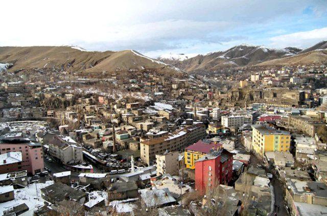 <p>75- Bitlis<br />
Genç nüfus: 74387<br />
İl nüfusuna oranı: 21,79</p>