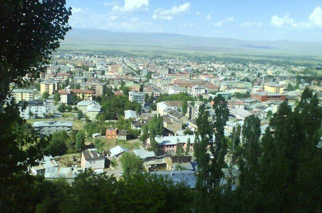 <p>74- Muş<br />
Genç nüfus: 88160<br />
İl nüfusuna oranı: 21,68</p>