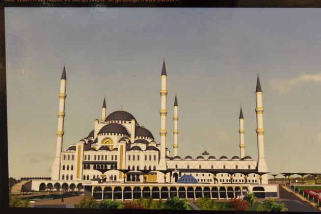 İstanbul Camii ve Eğitim Kültür Hizmeti Birimleri Yaptırma ve Yaşatma Derneği'nce düzenlenen Çamlıca Camisi Proje Yarışması'na katılan projelerden oluşan sergi açıldı. 