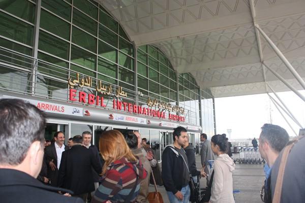 Haber7 Ekonomi Editörü Hakan Göksel Kuzey Irak Bölgesel Yönetiminin başkenti Erbil'de deklanşöre basabildiği kadar basarak Erbil'i sizin için görüntüledi... Kuzey Irak Bölgesel Yönetiminin Başkenti Erbil'de sizi sürprizlerin beklediğini son derece modern bir havaalanına indiğinizde anlıyorsunuz......