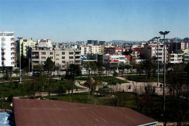 Batman da, 30 yıldır süren ve dönem dönem şiddetlenen savaş ortamından en çok zarar gören illerden bir tanesi... 