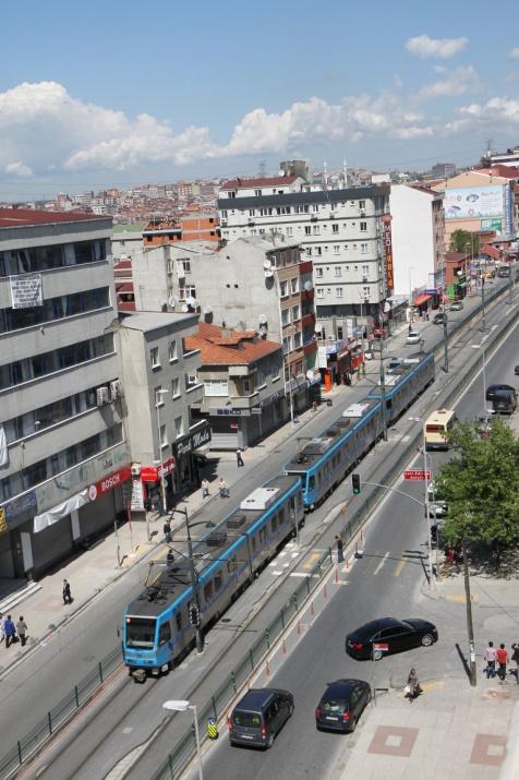 <p><strong>10- Veznecilerden başlayıp Habibler'in sonuna kadar gidecek olan ve oradan da yeni havaalanına uzanacak olan metro projesi de bu dönem başlayacak.</strong></p>