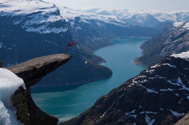 <p>Trolltunga, Norveç</p>
