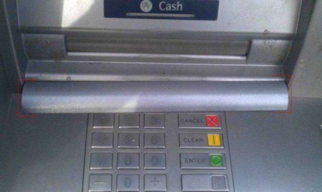 <p><strong>ATM'DE ŞAŞKINA ÇEVİREN DOLANDIRICILIK!</strong></p>

<p>Ukrayna'da, hırsızlar şeytanın bile aklına gelmeyecek bir yöntemle banka ATM'lerinden para çalıyorlar...</p>
