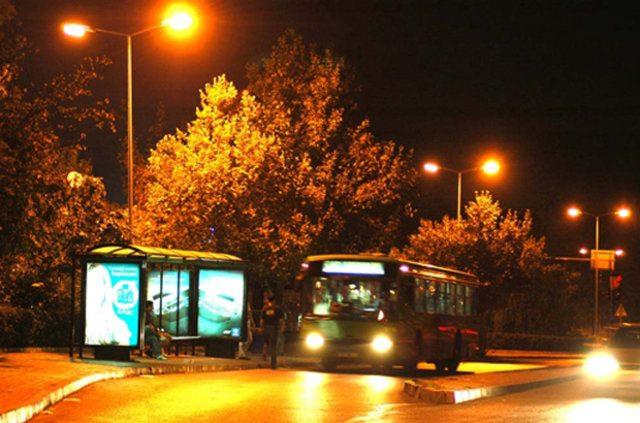 <p><strong>GECE OTOBÜSLERİ</strong></p>
<p>Seyahatseverler kimi zaman iki şehir arasında gezerken ucuz diye gece otobüslerini tercih eder. Valiz başına ekstra para isterler. Daha da kötüsü bavulunuzu açılmış bulabilirsiniz. BANGKOK</p>