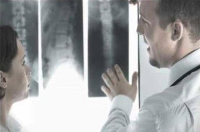<p><strong>ÇAKMA DOKTOR</strong></p>

<p>Sağlık sigortanızdan para alabilirsiniz diye size bazı tıbbi belgeler satmaya çalışanlar çıkabilir. Belgeleri yüksek fiyatlara satın alırsınız ve sonra sigorta firmasından sahte belge kullandığınız için red cevabı alırsınız. YENİ DELHİ</p>

