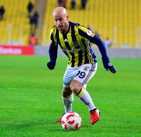 <p><strong>Miroslav Stoch</strong></p>

<p>Bir türlü dikiş tutturamayan Slovak yıldız Aykut Kocaman'ın da gözüne giremedi.</p>
