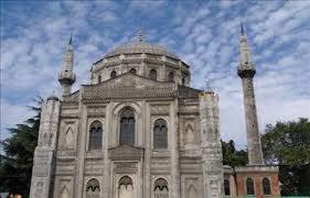 <p>Aksaray Pertevniyâl Camii (Birinci Abdülazîz'in annesi Pertevniyâl Sultan)</p>