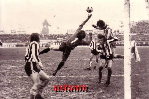 <p>Yine İnönü Stadı... </p>
