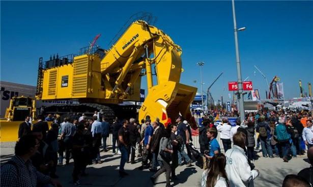 <p>Dünya'nın en büyük Uluslararası İnşaat Makineleri, İnşaat Malzemesi Makineleri, İnşaat Araçları ve Madencilik Makineleri İhtisas Fuarı "BAUMA" Almanya'nın Münih kentinde açıldı.</p>
<p> </p>
