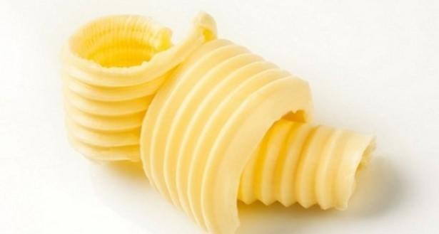 <p>6000 kadın üzerinde yapılan ve dört yıl süren araştırma, doymuş yağ ile beslenenlerin hafızasında zayıflama olduğunu, zeytinyağı, avokado gibi sağlıklı yağlarla beslenenlerinse hafızasında güçlenme olduğunu gösteriyor.</p>
