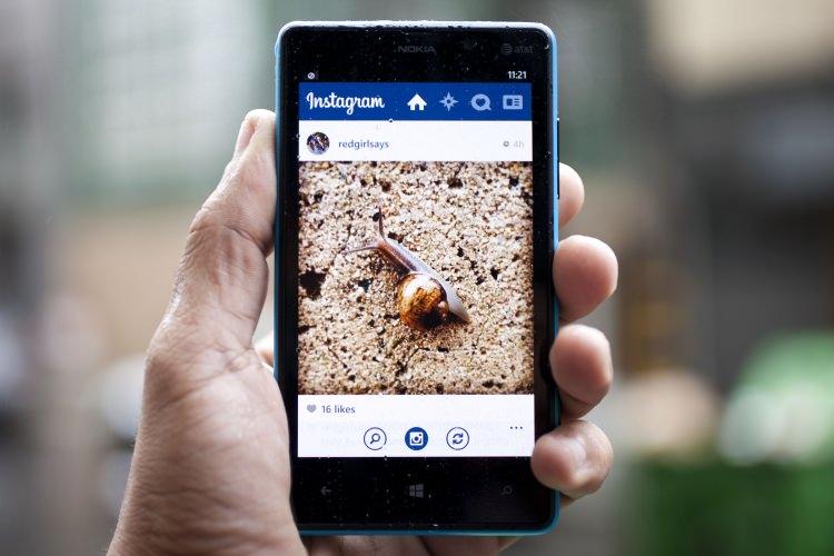 <p>shiftdelete.net'in haberine göre kaybolan mesajlar özelliği bugünden itibaren Instagram hesaplarında kullanıma açılıyor. Live video özelliği ise parti parti kullanıcıların hesaplarına ulaşacak.</p>
