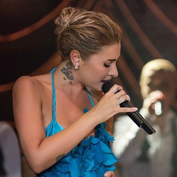 <p><strong>Sıla</strong></p>
<p>"Dün İzmir Açıkhava'nın ilk günüydü. Muazzamdı, yuvaydı, gönüldü."</p>