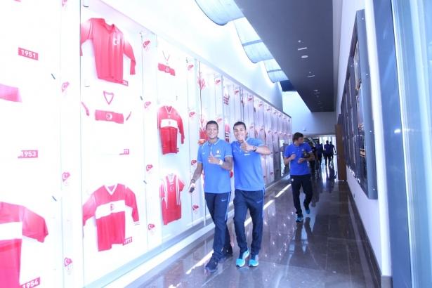 <p> İtalya'nın köklü kulübü Inter, Riva'da bulunan Hasan Doğan Milli Takımlar Kamp ve Eğitim Tesisleri'nde idman yaptı.</p>
