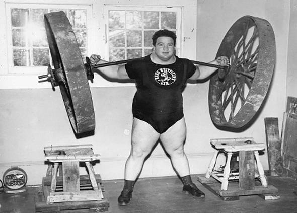 <p>Dünyanın en güçlü adamı Paul Anderson 2844 kilo ağırlığı kaldırırken... (1957)</p>

<p> </p>
