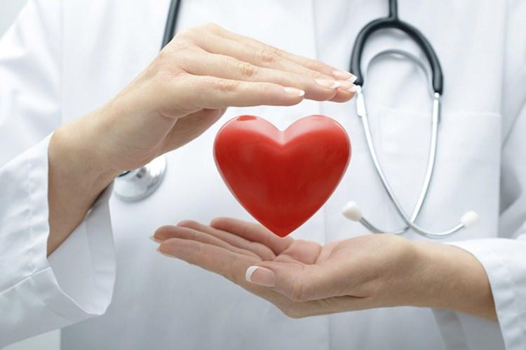 <p><strong>Kalp ve Damar Cerrahisi Uzmanı Doç. Dr. Aşkın Ali Korkmaz, </strong>sağlıklı bir kalp için 8 altın tavsiye de bulundu. </p>
