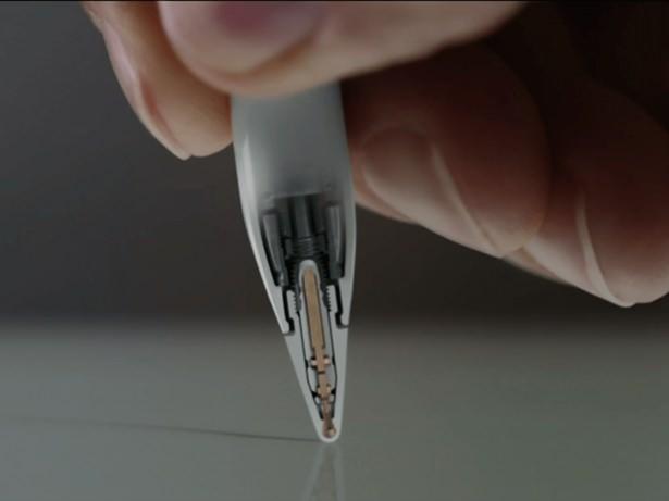 <p><span style="color:rgb(253, 253, 253)">iPad Pro için Apple Pencil çizim ve resim yapmayı son derece akışkan ve doğal hale getiriyor ve sanatsal çizimler ve ayrıntılı 3D tasarımlar gibi işlerde inanılmaz hassasiyet sunuyor. Apple Pencil’deki yerleşik Lightning konnektörü hızlı ve kolay eşleştirmeyi ve şarj etmeyi sağlıyor. </span></p>