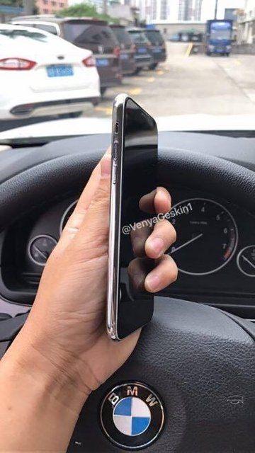 <p>iPhone 6 Plus'tan sonraki modeller hep birbirine benziyor ama iPhone 7s Plus'ın iPhone 8 ile aynı tasarımda olmayacağına kesin g&ouml;z&uuml;yle bakılıyor.</p>

<p>&nbsp;</p>
