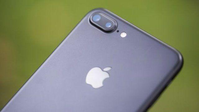 <p>Aksesuarlar i&ccedil;in akıllı bağlantı, iris tarayıcı ve y&uuml;z tanıma teknolojileri de iPhone 7s Plus'tan beklenenler arasında.</p>

<p>&nbsp;</p>

