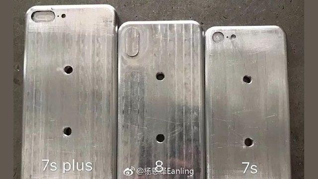 <p><strong>MAYIS - iPHONE 7s, 7s PLUS VE 8 S&Ouml;YLENTİLERİ</strong></p>

<p>Fotoğrafta iPhone 7s ve iPhone 8'in yaklaşık aynı b&uuml;y&uuml;kl&uuml;kte olduğunu, iPhone 7s Plus'ın ise daha b&uuml;y&uuml;k ekrana sahip olduğunu g&ouml;r&uuml;yoruz.</p>
